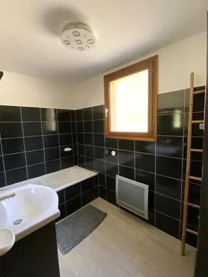 Salle de bains dans l'établissement L'Olivella