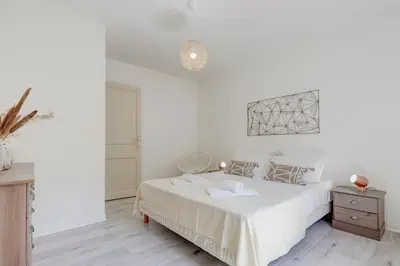Un ou plusieurs lits dans un hébergement de l'établissement Villa Marielle - 360 m² avec piscine privé
