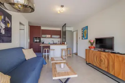 Cuisine ou kitchenette dans l'établissement Le Palmier - Plage à 5 min vue mer et montagne