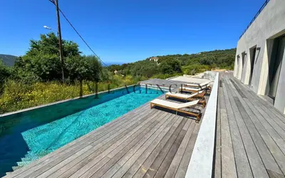 Piscine de l'établissement Villa Giuliana Paisible & spacieuse AREGNO ou située à proximité