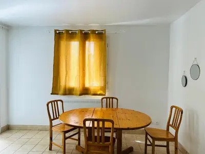 Plan de l'établissement 1 chambre dans appartement 2 chambres proche mer, centre-ville et commerces