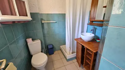 Salle de bains dans l'établissement LA PALGE Le Centuri