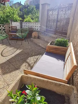 Jardin de l'établissement Villa avec vue panoramique sur les montagnes