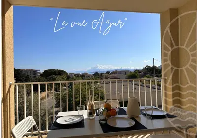 Balcon ou terrasse dans l'établissement Appartement vue mer et montagnes