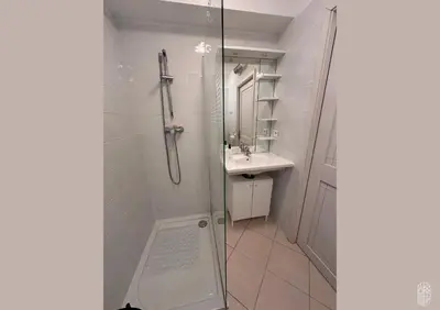 Salle de bains dans l'établissement Appartement vue mer et montagnes