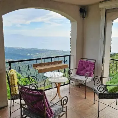 House between the sea and the mountain