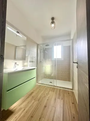 Salle de bains dans l'établissement E casette