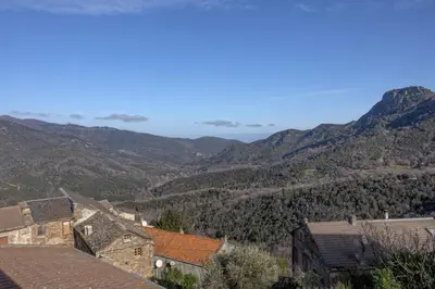 Vue générale sur la montagne ou vue sur la montagne depuis la maison de vacances