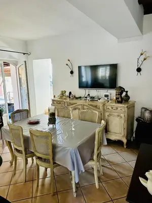 Télévision ou salle de divertissement dans l'établissement Charming village house