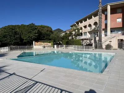 Piscine de l'établissement SAINT FLORENT - STUDIO 2 couchages Avec Piscine ou située à proximité