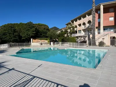 Piscine de l'établissement SAINT FLORENT - STUDIO 2 couchages Avec Piscine ou située à proximité