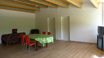 Télévision ou salle de divertissement dans l'établissement In Tavignanu