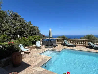 Piscine de l'établissement RDC maison de maitre pour 6 personnes avec piscine et jacuzzi ou située à proximité