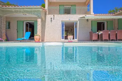 Piscine de l'établissement Casa di Luiggi ou située à proximité
