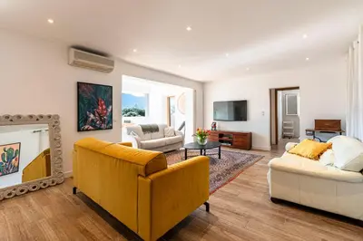 Plan de l'établissement Villa La Crique - Piscine vue montagne climatisé