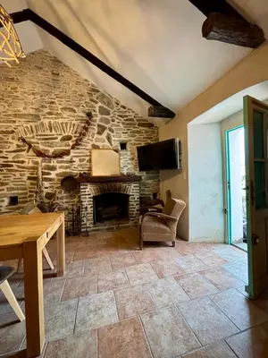 Coin salon dans l'établissement Casa Marelina - Maison de pêcheur port de Centuri