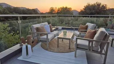 Vue générale sur la montagne ou vue sur la montagne depuis la villa
