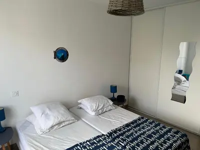 Un ou plusieurs lits dans un hébergement de l'établissement Bord De Mer, Commerces Rivière 15mn