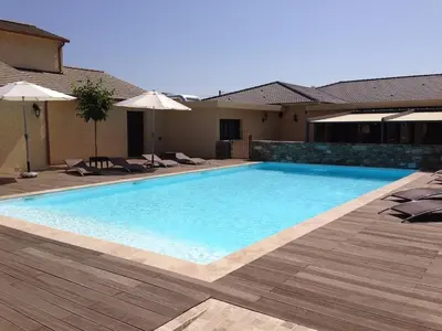 Piscine de l'établissement Appartement confort et équipé proche de la plage ou située à proximité
