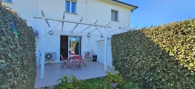 Jardin de l'établissement VERANU - Vue campagne- 5 mn de la plage de sable