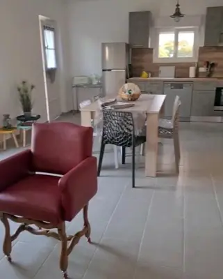 Cuisine ou kitchenette dans l'établissement Appartement confort