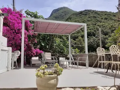 Vue générale sur la montagne ou vue sur la montagne depuis la maison de vacances