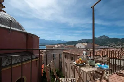 Plan de l'établissement Lume appart vue mer au coeur ville à deux pas plage port citadelle