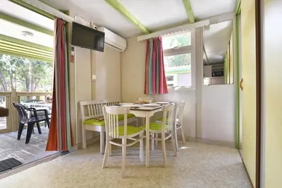 Télévision ou salle de divertissement dans l'établissement Camping Bella Vista
