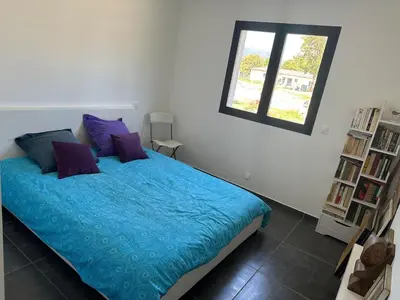 Un ou plusieurs lits dans un hébergement de l'établissement Villa avec piscine privée Santa Maria Poggio