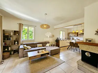 Cuisine ou kitchenette dans l'établissement Villa Lina 6 pers plages et rivières