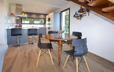 Cuisine ou kitchenette dans l'établissement 2 Bedroom Lovely Home In Cervione