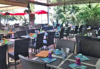 Restaurant ou autre lieu de restauration dans l'établissement Les Marines de Moriani
