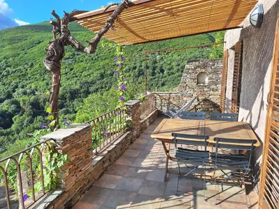 Vue générale sur la montagne ou vue sur la montagne depuis la maison de vacances