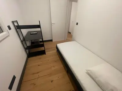 Un ou plusieurs lits dans un hébergement de l'établissement Villa-de Luxe-Salle de bain-Vue sur la campagne à 5 minutes de la mer Qui est composé de 5 chambres