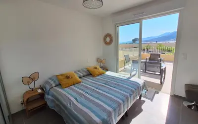 Un ou plusieurs lits dans un hébergement de l'établissement Apt 4 pers - all comforts - sea and mountain view