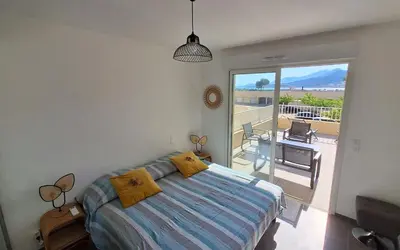 Un ou plusieurs lits dans un hébergement de l'établissement Apt 4 pers - all comforts - sea and mountain view
