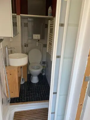 Salle de bains dans l'établissement OTA T2 proche rivières et plages, randonnées