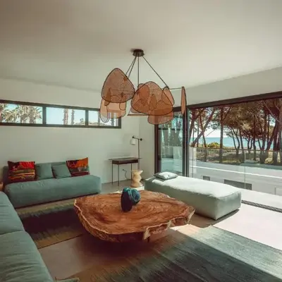 Elegant Architect-Designed Home In Upper Corsica