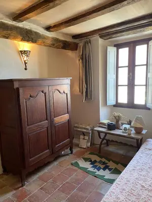 Un ou plusieurs lits dans un hébergement de l'établissement Maison de village 3 chambres 2 SDB avec terrasse & jardin - Proche St Florent