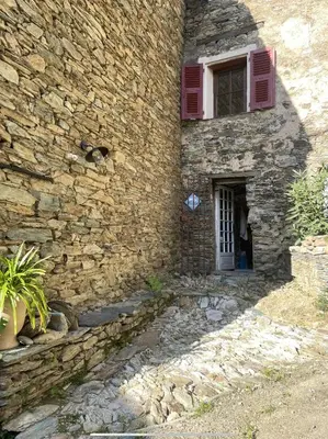 Plan de l'établissement Maison de village 3 chambres 2 SDB avec terrasse & jardin - Proche St Florent