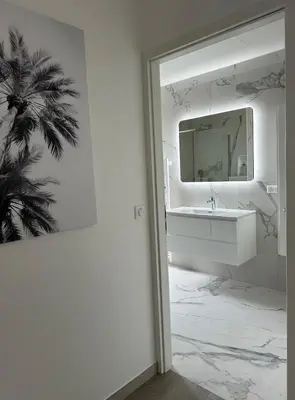 Salle de bains dans l'établissement Villa neuve avec piscine 3 chambres 140 m2