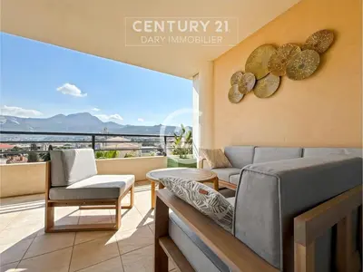 Vue générale sur la montagne ou vue sur la montagne depuis l'appartement