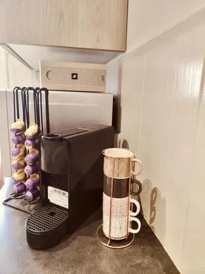 Plateau bouilloire dans l'établissement Appartement F4 avec jardin à deux pas de la mer