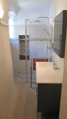 Salle de bains dans l'établissement Maison ancienne rénovée avec vue sur mer et Cap Corse