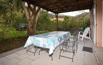 Vue générale sur la montagne ou vue sur la montagne depuis la maison de vacances