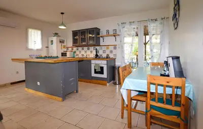 Cuisine ou kitchenette dans l'établissement 1 Bedroom Nice Home In Vignale
