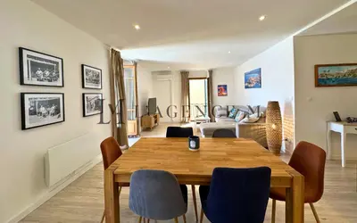 Coin salon dans l'établissement Appartement Mercatu au coeur de Calvi