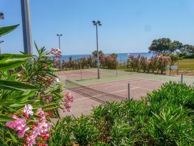 Tennis ou squash au sein de l'appartement ou à proximité