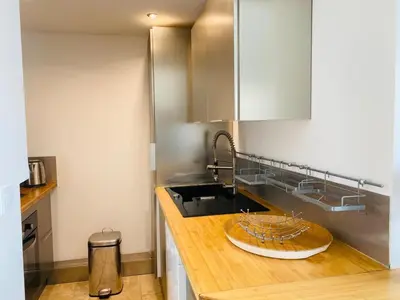 Cuisine ou kitchenette dans l'établissement PIEDS DANS l EAU A SANT AMBROGGIO