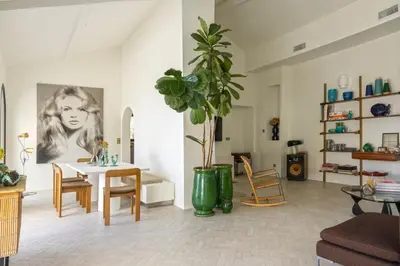 Coin salon dans l'établissement Villa MARLI